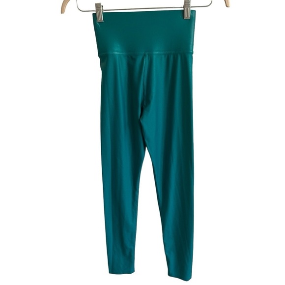 Carbon38 High Rise 7/8 Legging in Takara Shine, Slushy, Size XS - Picture 5 of 7